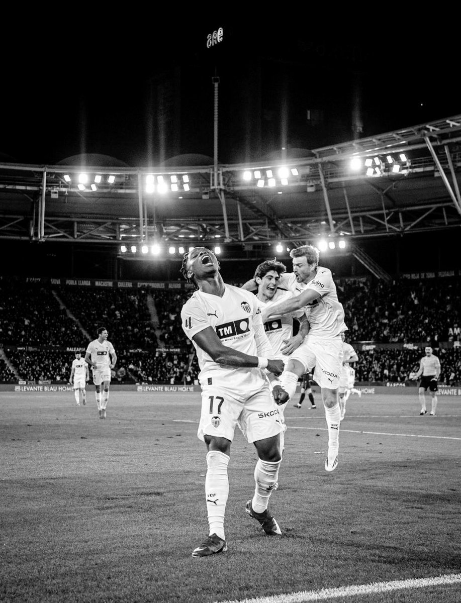 Largie Ramazani tweet media