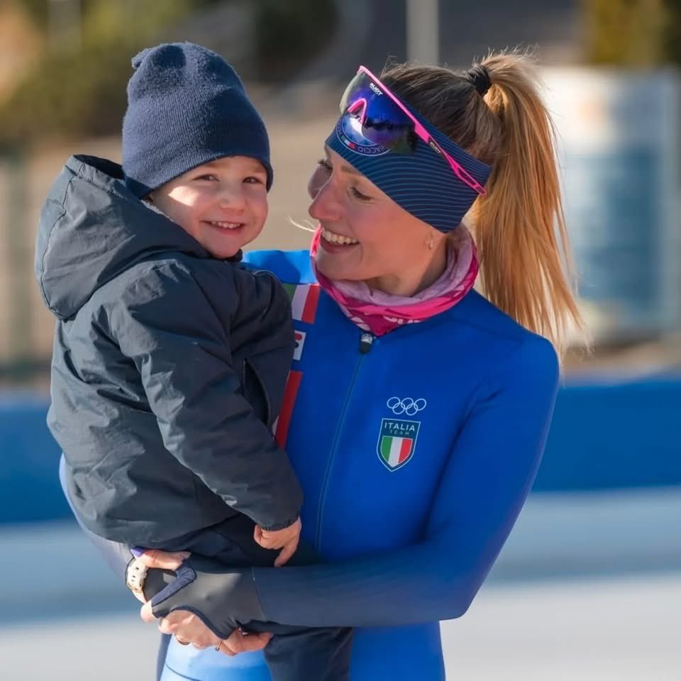 Onore a Francesca per le due medaglie d’oro olimpiche e un forte abbraccio sul suo splendido bambino.
P.S. se la foto urta qualche femminista repressa o qualche zecca anti italiana tolgo subito.