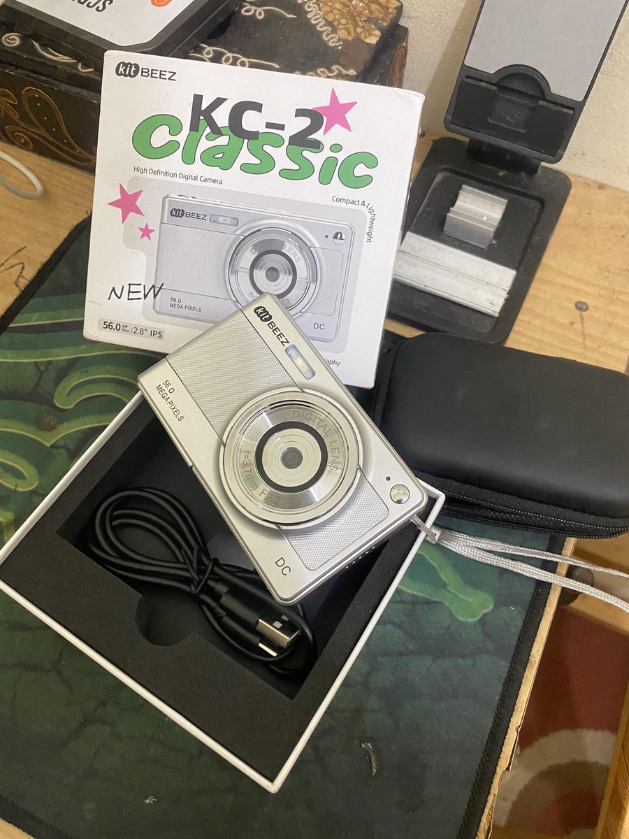 dump’s 🧚🏻⚡️💚 tweet media