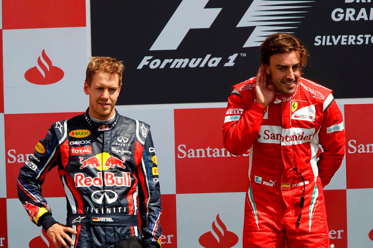 FormulaDirecta's tweet image. 💥 Rob Smedley, ingeniero de Massa en Ferrari: "Lo de Fernando Alonso en Silverstone 2011 fue un ejemplo de PURA BRILLANTEZ"

👉 "La pista estaba mojada y se puso 1º. En el muro ya hablaban sobre cómo podía mantenerse cerca de los Red Bull cuando le adelantaran".

👉 "Pero viendo…