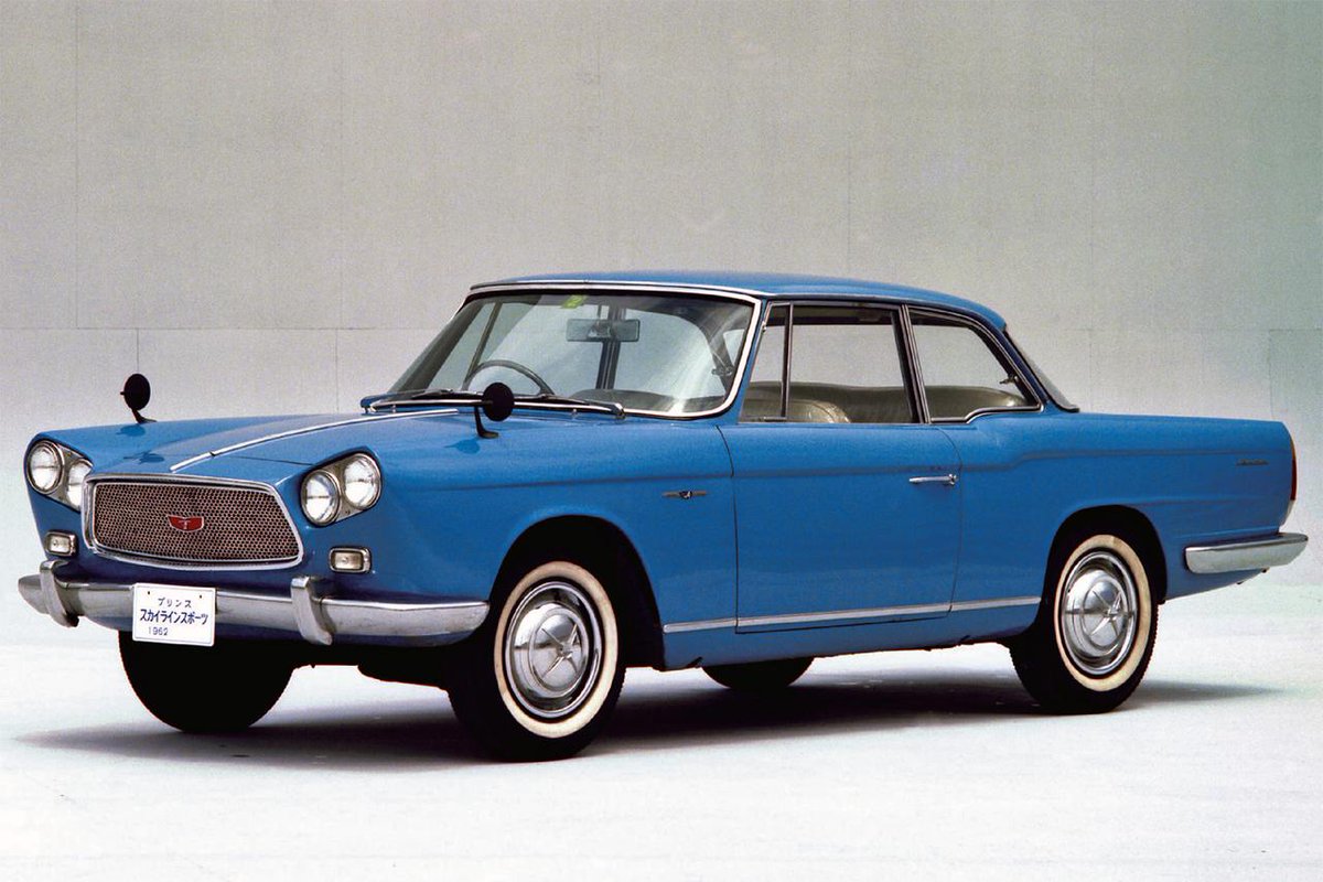 おはようございます
どこか既視感あるフロントマスク
スカイライン・スポーツはミケロッティデザインだけど
このゴードン・キーブルはジウジアーロデザインなのか…
にしてもそっくりだな(フロントマスクだけだけど)