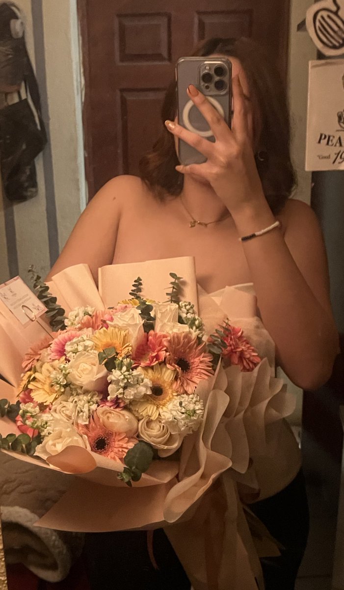 erickaadonis_'s tweet photo. 💛 https://t.co/6HW0OA3l6K