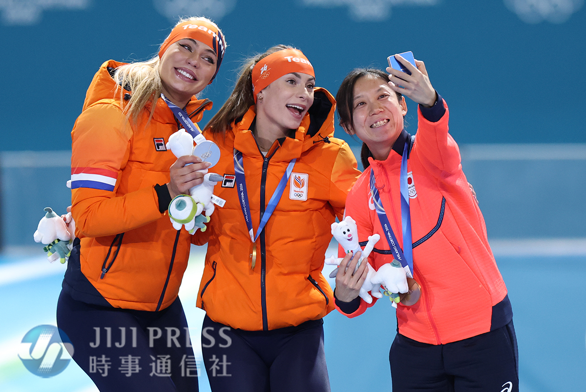 🇮🇹 #ミラノ・コルティナオリンピック ❄️
スピードスケート子５００メートルで前回北京五輪銀の高木美帆が銅メダルを獲得しました。銅だった９日の１０００メートルに続く表彰台。冬季五輪で日本勢最多の通算メダル数を９に伸ばしました。
#MilanoCortina2026 #TEAMJAPAN #高木美帆 #スピードスケート