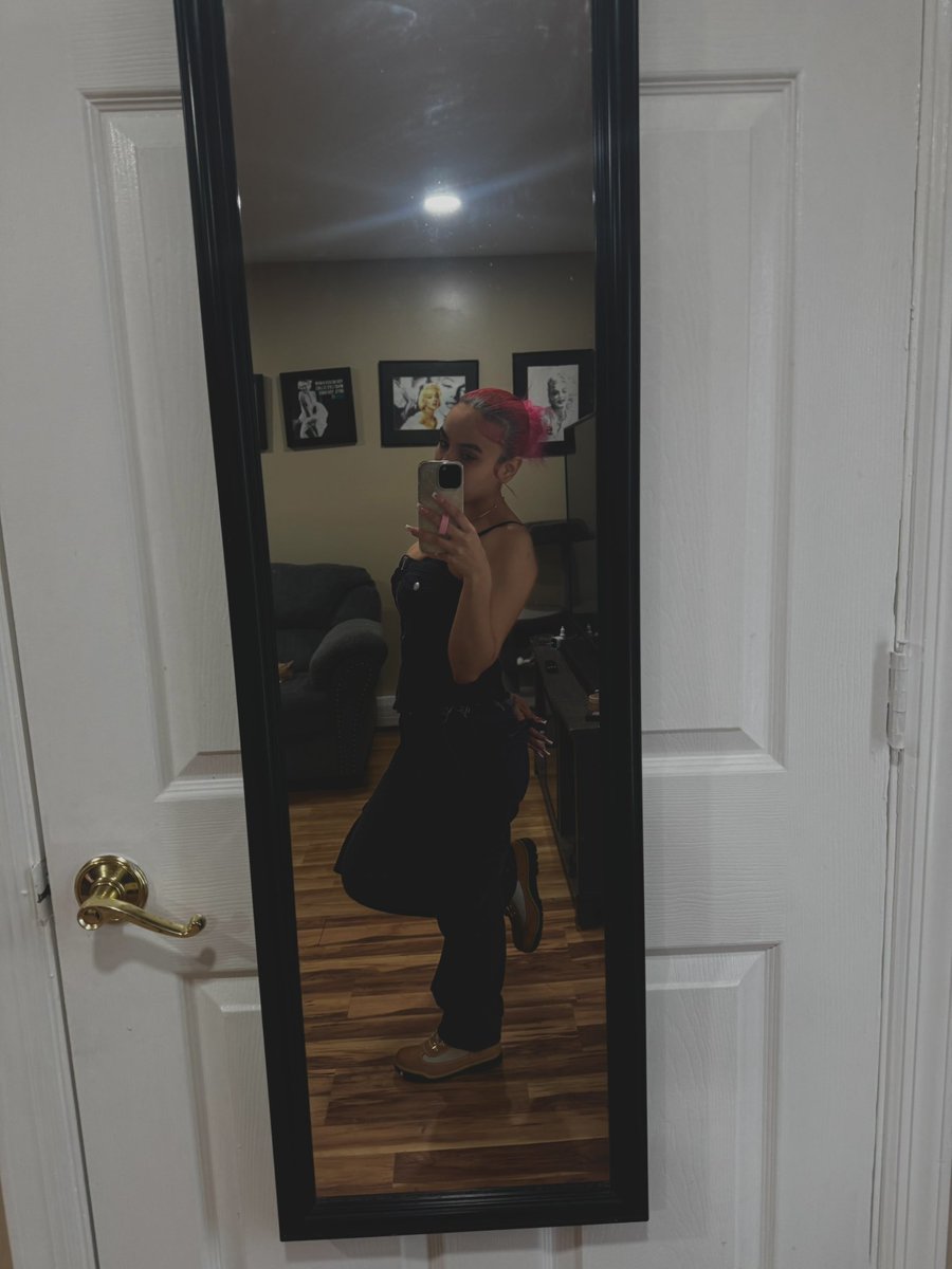 iprincesz_'s tweet photo. hi ya 💟 https://t.co/IGSDy3gN1G