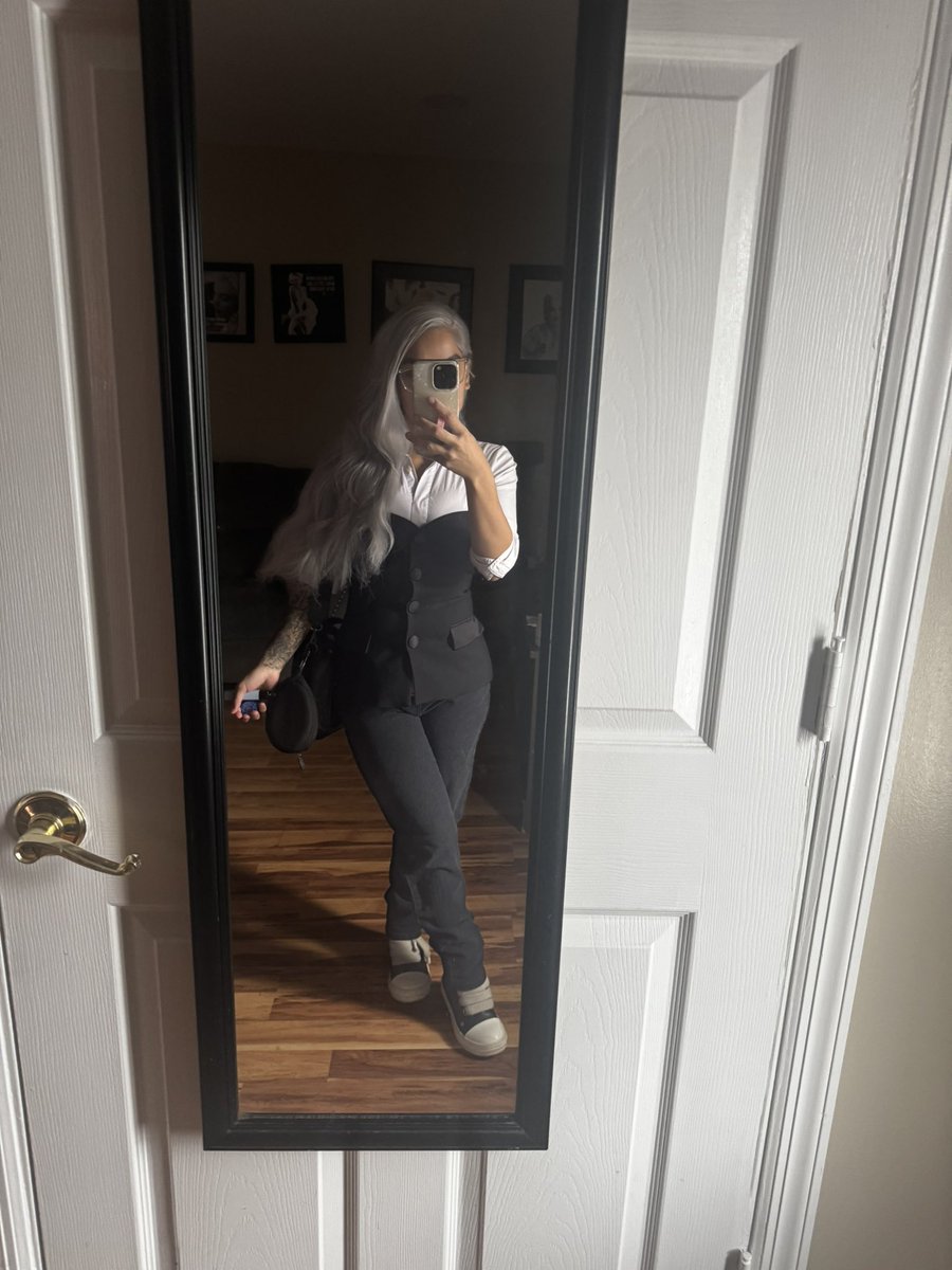 iprincesz_'s tweet photo. life lately ✨ https://t.co/t2PG0kJ3kG