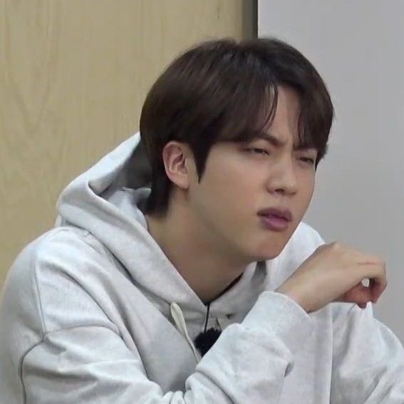Zeroohclock_'s tweet photo. i just realized..I haven’t seen a pregnant army in my life! https://t.co/iCvZUMr2Ox