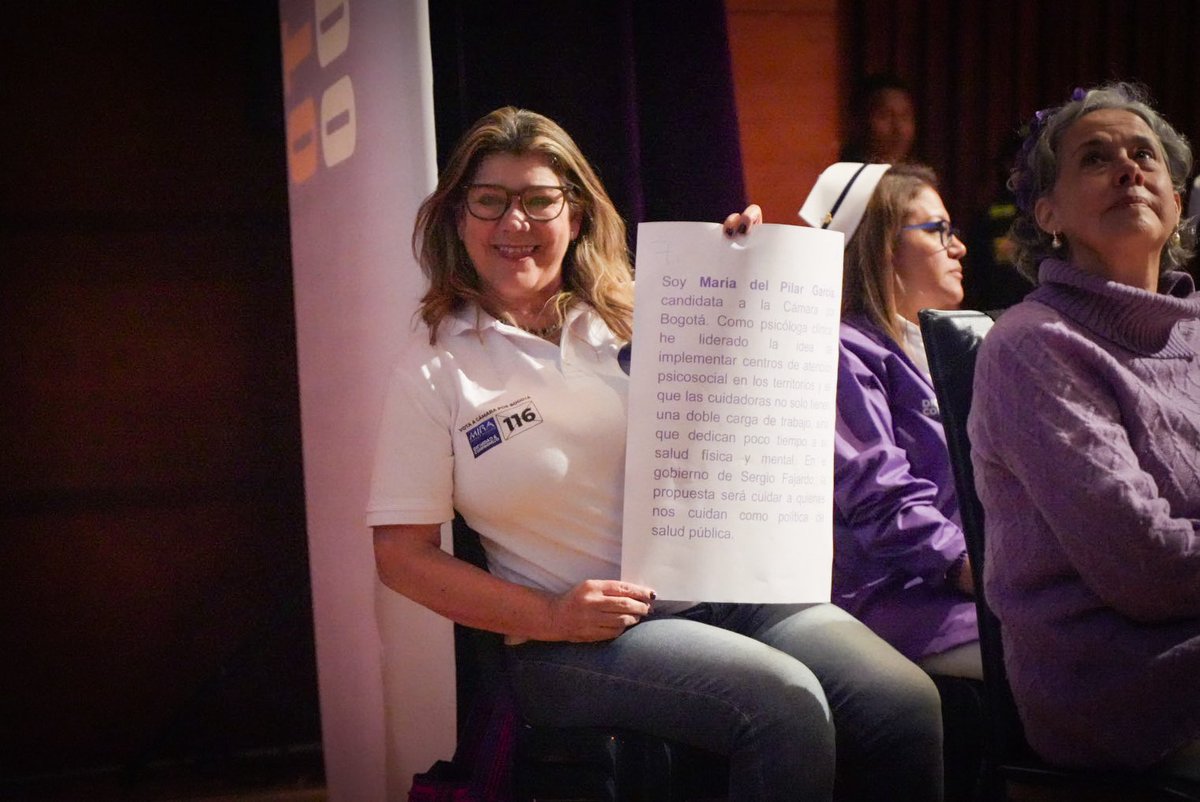 sergio_fajardo's tweet photo. Es un orgullo saber que contamos con mujeres tan preparadas y dispuestas a cambiar Colombia 💜 Hoy, @dignidadycomp cuenta con 35 candidatas al Congreso: 8 al Senado y 27 a la Cámara de Representantes. Ellas desempeñarán un rol clave en la política decente que proponemos y que nos caracteriza.