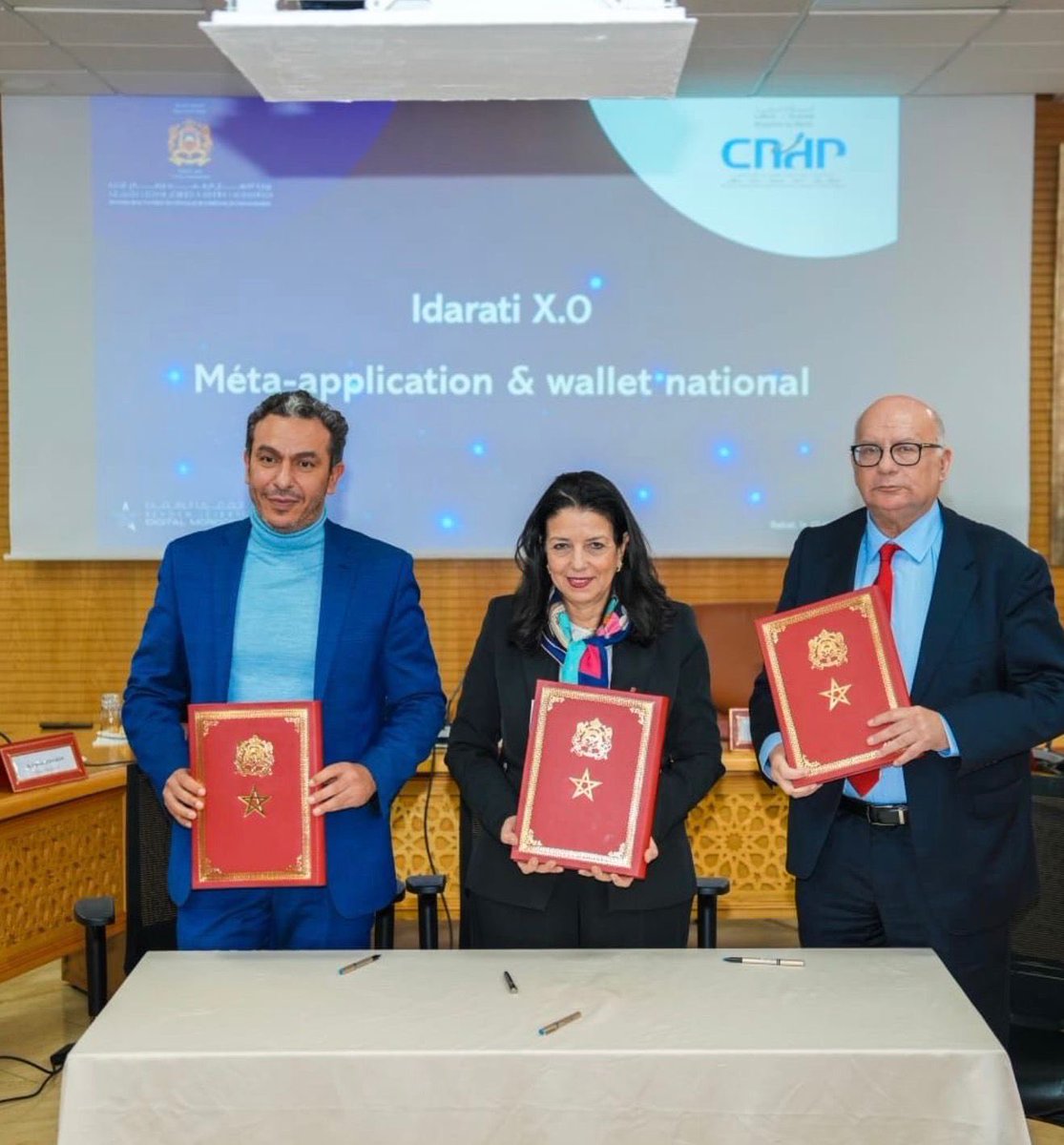 wraqi_'s tweet photo. À l’occasion du lancement officiel d’IDARATI x.0 à Rabat le 10 février, La Marocaine des e-Services (LMES) signe un MoU avec le @Ministere_TNRA 
La @CNDP_Maroc. https://t.co/UH33yoOAEM