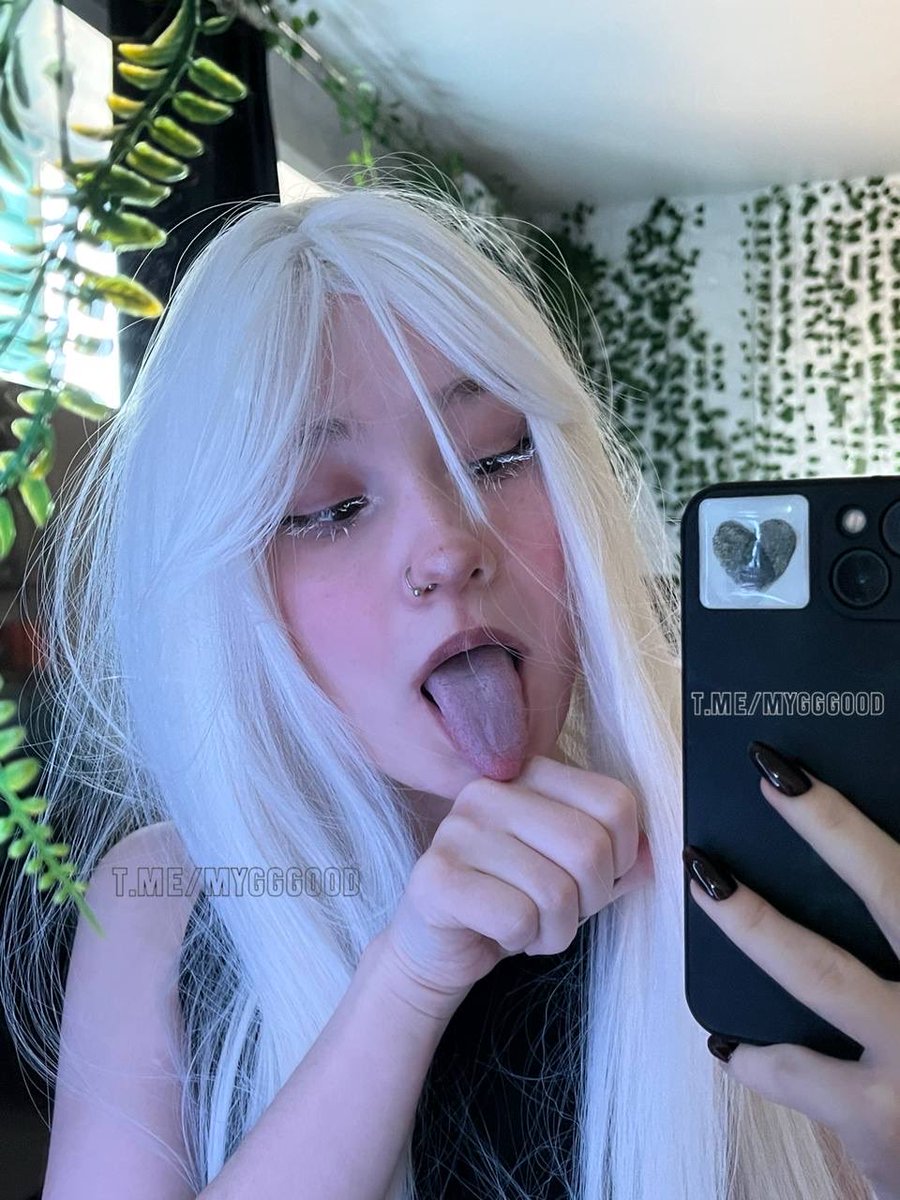 mygggood's tweet photo. Cute outfit? 🐰🥕

#feet #mygggood #feetfetish #feetpicsforsales #feet_pic #cutegirl #legs #feetseller #soles https://t.co/a3nS3Vjm2t