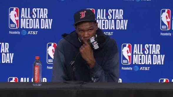 QuoteForum's tweet image. “As far as that burner account stuff goes, yeah I can’t cap, all that was me. I meant everything I said in that and don’t care if I burn “friendships” due to it. I said the truth. If the Houston wants to buy me out that’s fine. Or kick me out the NBA completely.”

— KD 😳