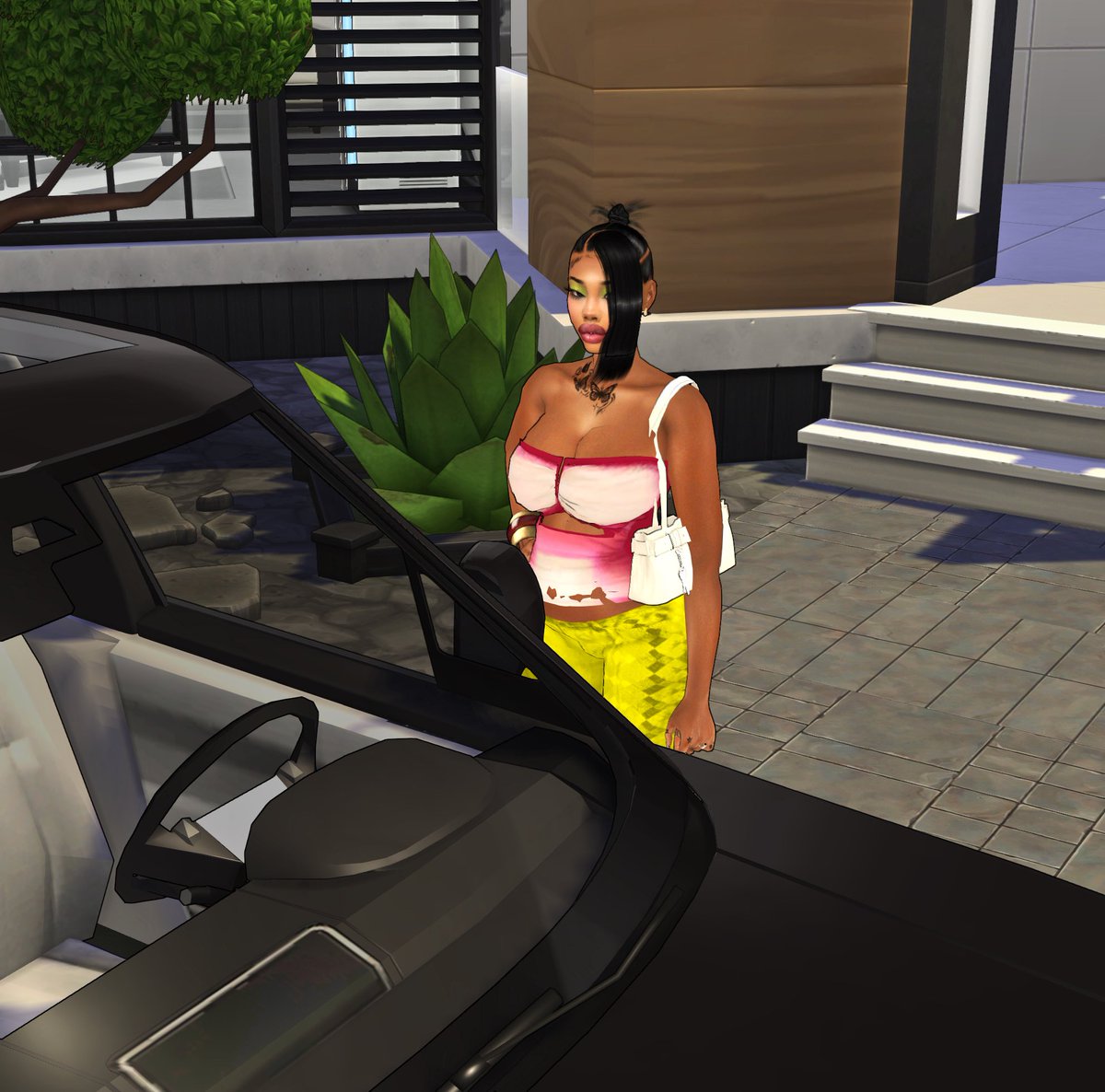 paparazzi starting to piss her of now that she’s pregnant 😭