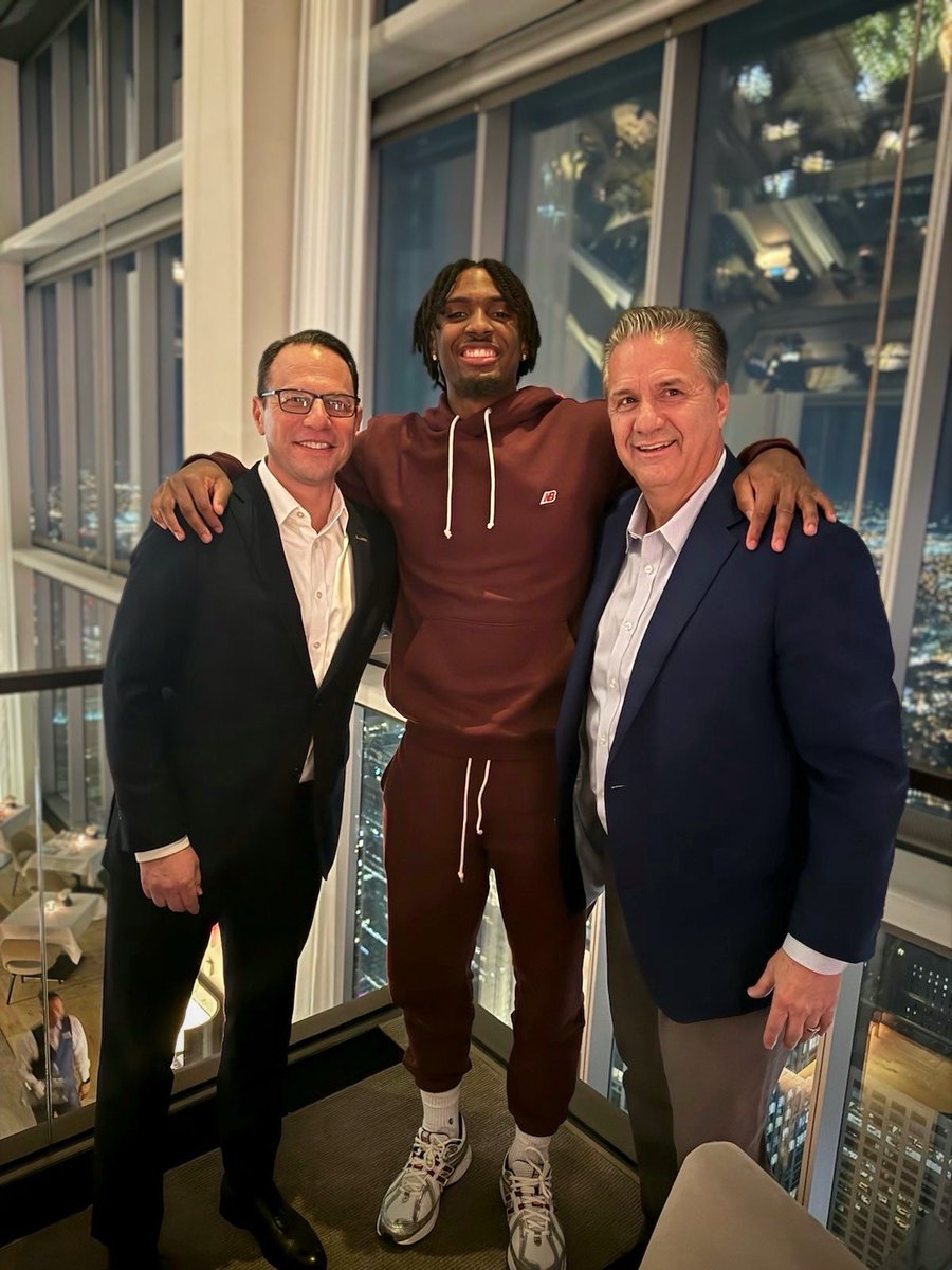 GovernorShapiro's tweet image. Cheering on one of Philly’s finest, @TyreseMaxey, starting in tonight’s @NBAAllStar Game! 

You’re making Philly proud… but @CoachCalArk may be even prouder.