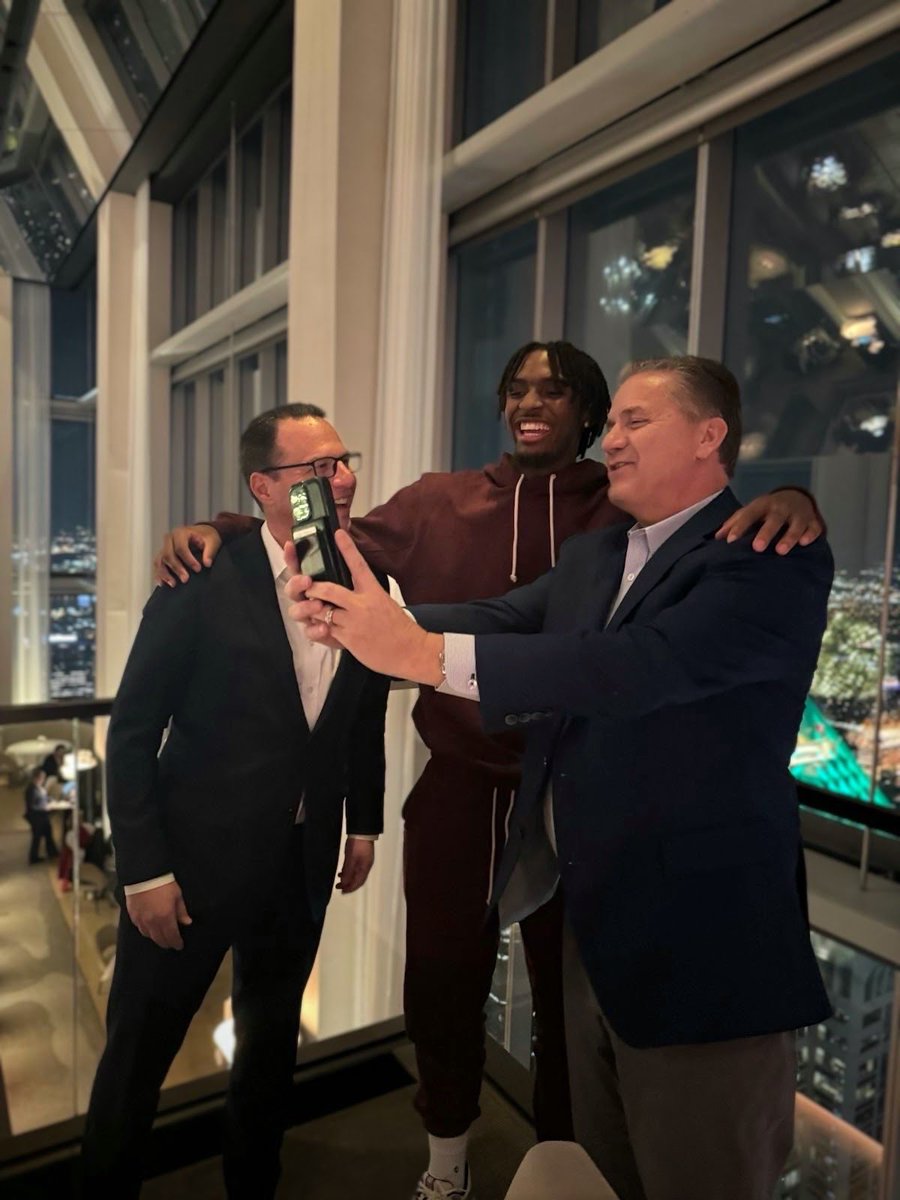 GovernorShapiro's tweet image. Cheering on one of Philly’s finest, @TyreseMaxey, starting in tonight’s @NBAAllStar Game! 

You’re making Philly proud… but @CoachCalArk may be even prouder.