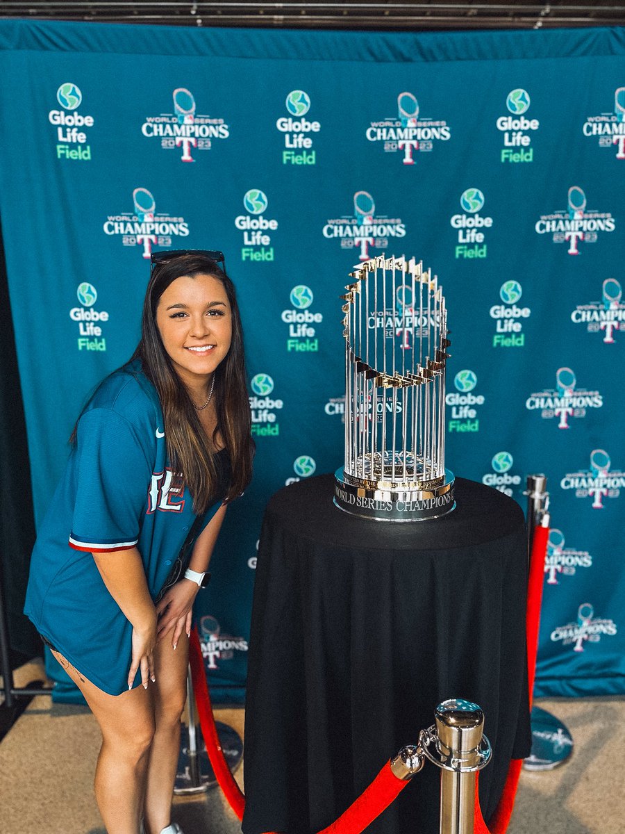 Kaitlynn ✨ tweet media