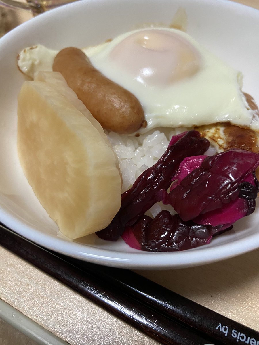 友人の京都みやげのお漬物が上手すぎて飯が捗る。肥えてまうがなー！！！！