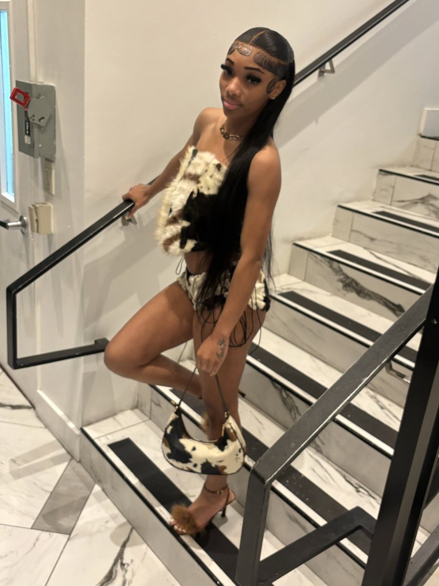 🦂 tweet media