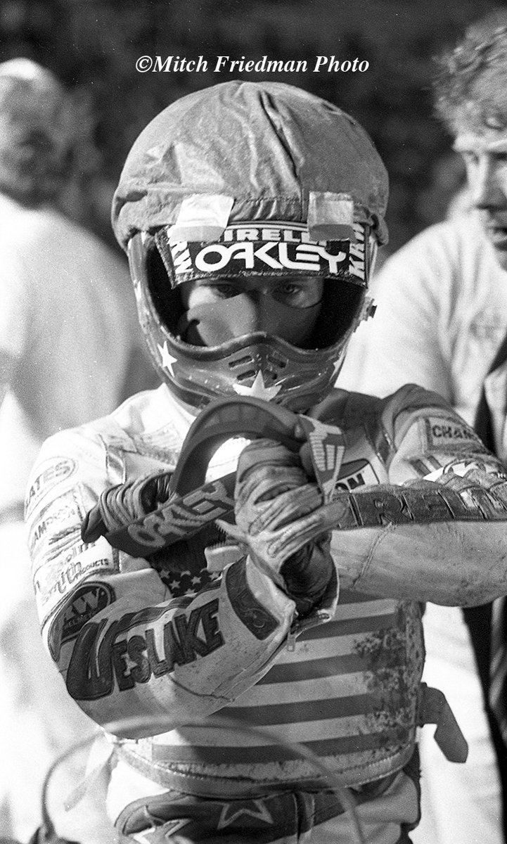 UprightSpeedway's tweet image. Even world champions defending their world title in a world final, just before leaving for Hollywood, need a bit of gaffer tape #JustSayin'