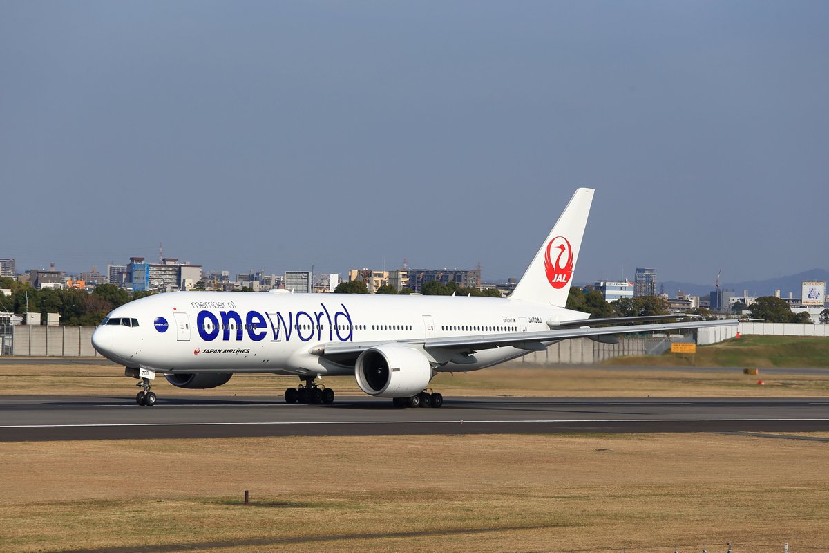 KokezaruT's tweet image. おはようございます。
過去画像です。
JA708J B777-200/ER
#JAL 
#oneworld 
#伊丹空港