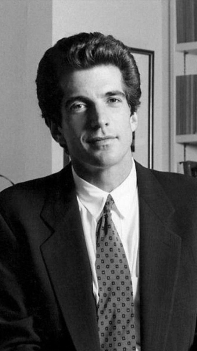 Real Axel Vasa General tweet media