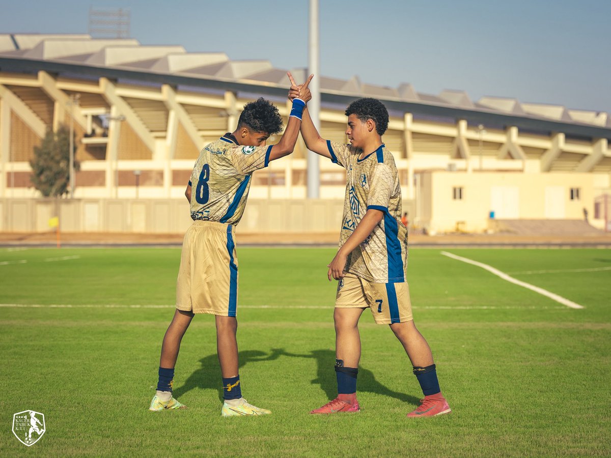 ALkasir_Club's tweet photo. " المتخصص 🦅 " 
عجزت شباكهم توقفه ومالقوا حل إلا .. 

#U14 #أكاديمية_الكاسر https://t.co/rhCGdqgxD9