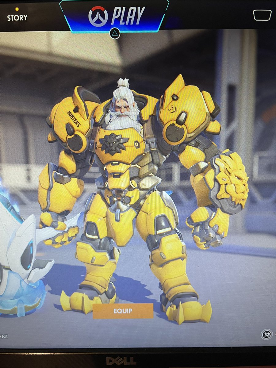 nuggje's tweet photo. not a single skin for anyone i play ☹️ actually tired of putting all my time into this game for practically nothing but levels #Overwatch #lootboxes @PlayOverwatch https://t.co/TXPEIfU8aC