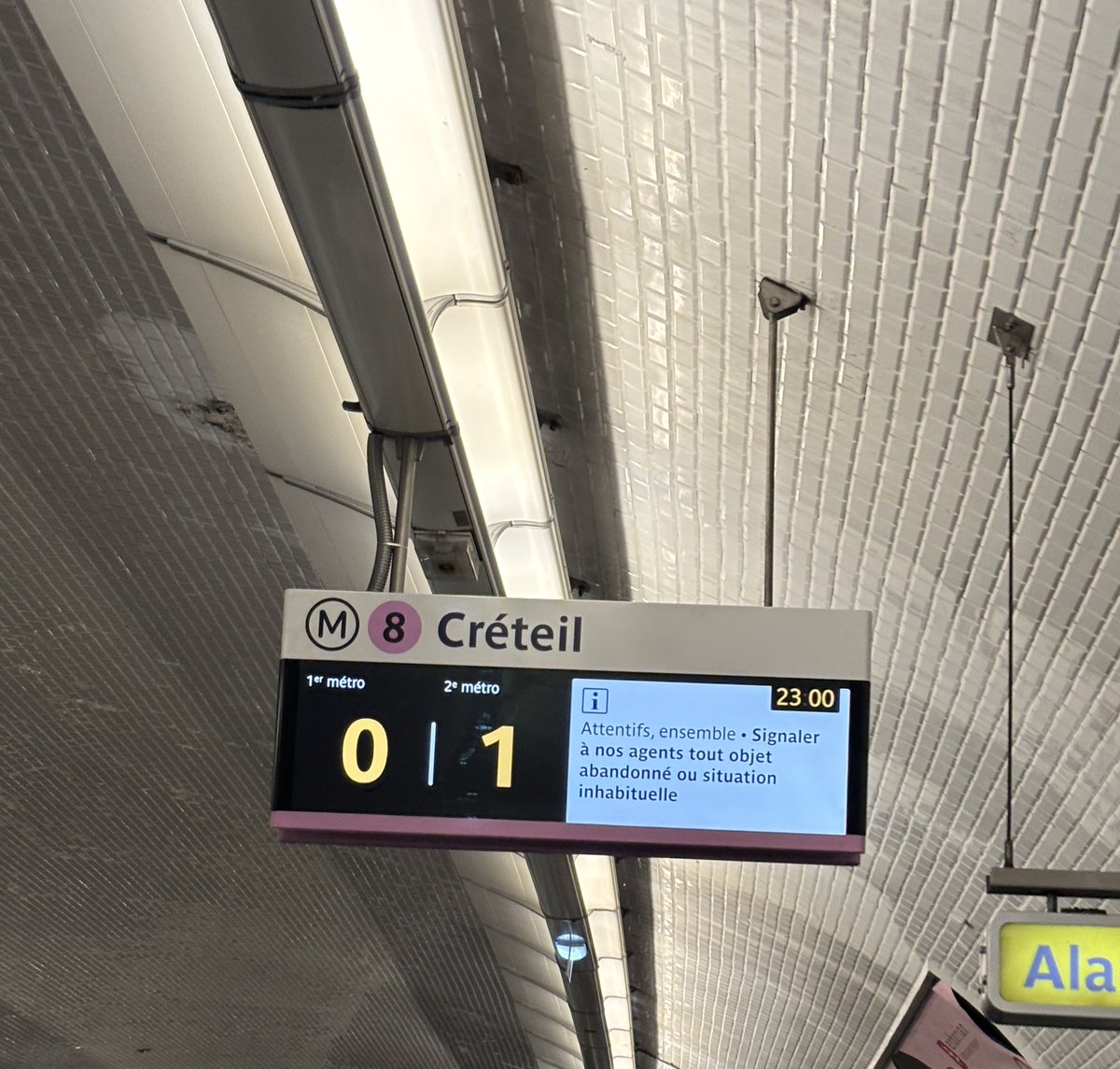 ligne 8 love account tweet media
