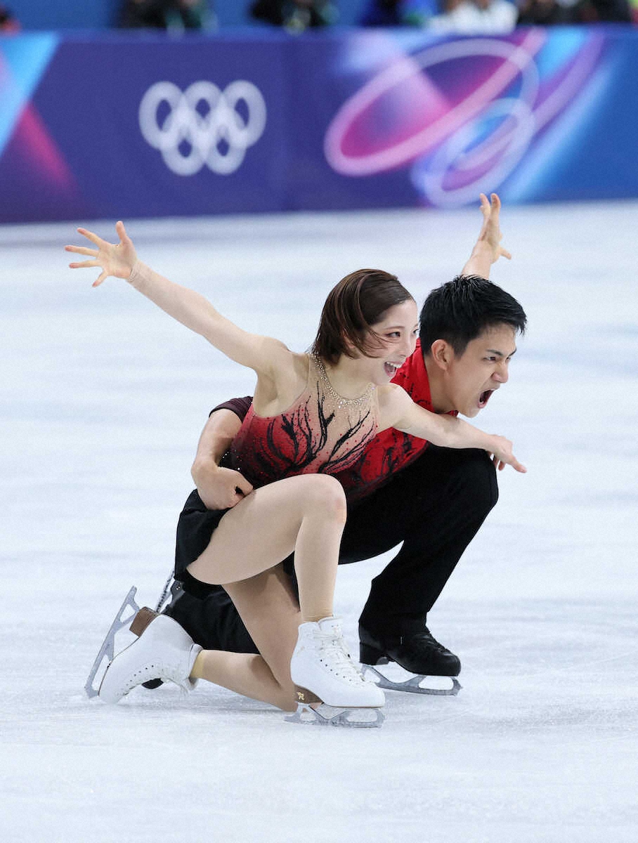 livedoornews's tweet image. 【ミラノ五輪】フィギュアペアSP・りくりゅう、73.11点でフリーへ 
news.livedoor.com/article/detail…

冒頭のトリプルツイストリフトから始まり、高難度の技を披露。リフト技で若干のミスはあったが、息の合ったスケーティングで世界王者の貫禄を見せた。しかし木原は悔しそうな様子を見せた。