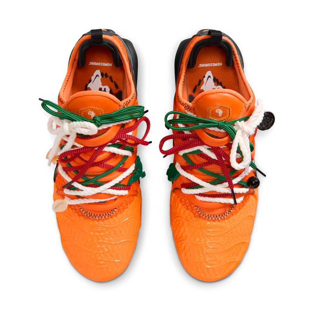 JustFreshKicks's tweet photo. FIRST LOOK: HOMECOMING x Nike Air Max Plus "Bright Mandarin" 🍊

🗓️ Spring 2026
💰 $190 https://t.co/hZFWiuQZbK