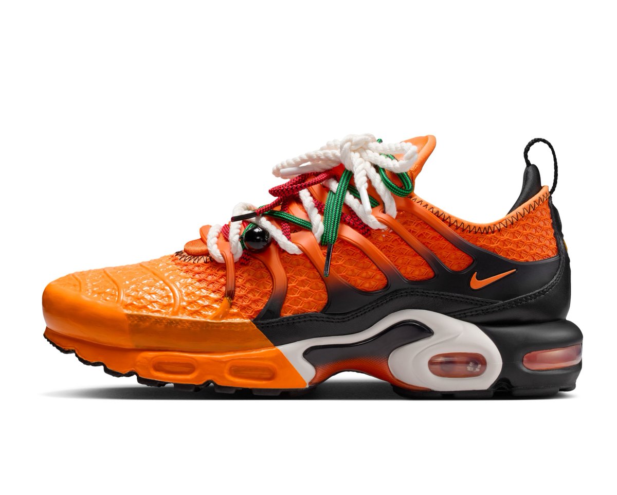 JustFreshKicks's tweet photo. FIRST LOOK: HOMECOMING x Nike Air Max Plus "Bright Mandarin" 🍊

🗓️ Spring 2026
💰 $190 https://t.co/hZFWiuQZbK