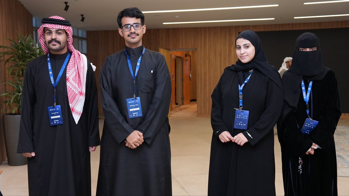 UD_Hackathon's tweet photo. لقطات من مرحلة تقييم حلول المشاركين في هاكاثون التنمية الحضرية، حيث قدّموا عروضهم النهائية أمام لجان التحكيم، تمهيدًا لإعلان النتائج وتتويج الفرق الفائزة في الحفل الختامي.

#هاكاثون_التنمية_الحضرية 
#هيئة_تطوير_الشرقية https://t.co/UK9zNzzbK8