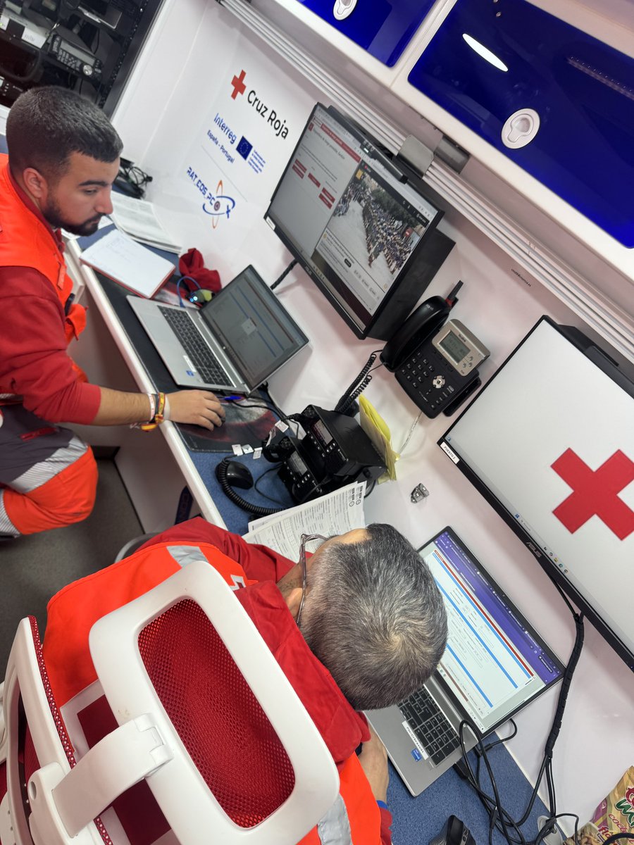CruzRojaEX's tweet photo. El dispositivo para la cobertura del Gran Desfile del @CarnavalBJZ se cierra con 161 intervenciones del voluntariado de @CRE_Emergencias y 14 derivaciones a centros hospitalarios https://t.co/M6ILreoMiA