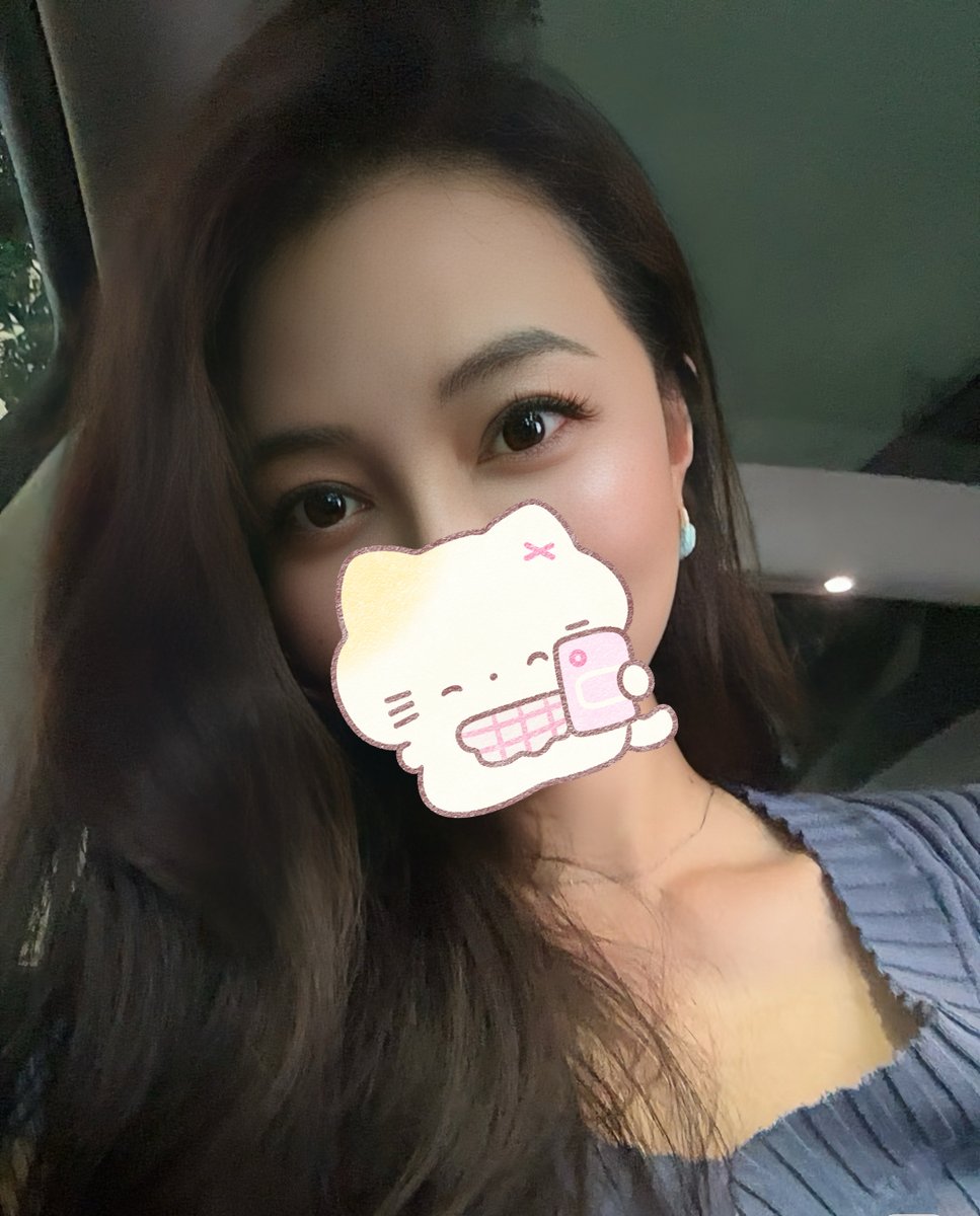 YWphwe's tweet photo. 过年啦，如果你早点认识我就好了，还能约个电影 吃个漂亮饭 逛逛街……

现在不行了 现在见面就是喝点！ https://t.co/iY9dGJBPrO