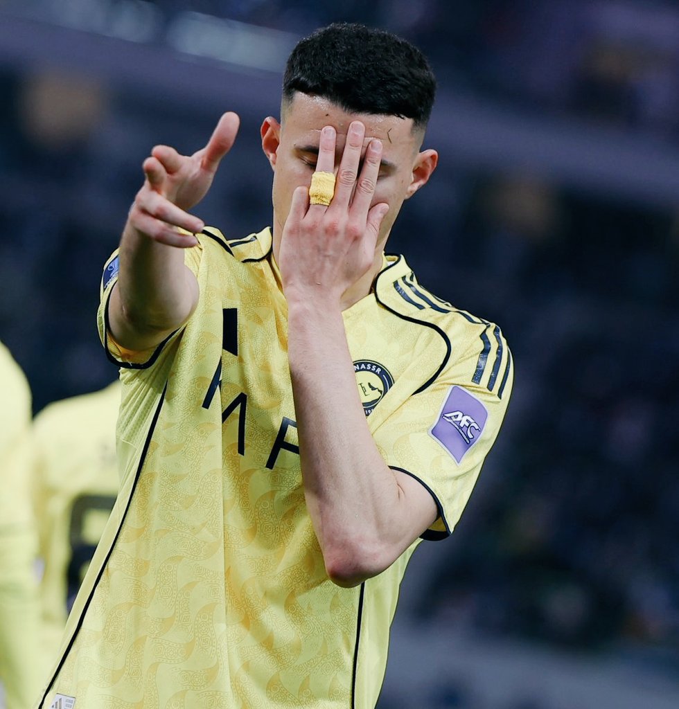 🚨🚨🚨🚨🚨🚨🚨— عمر السومة:

من وجهة نظري بأن أفضل مهاجم سعودي رقم 9 هو عبدالله الحمدان 

اللاعب السعودي اليوم مو مظلوم لكن فرصته قليلة خاصة في الاندية التوب 

مهاجمين المنتخب السعودي حالياً الحمدان وفراس والشهري

بالنسبة لي المهاجم رقم 9 الحقيقي بينهم هو عبدالله الحمدان