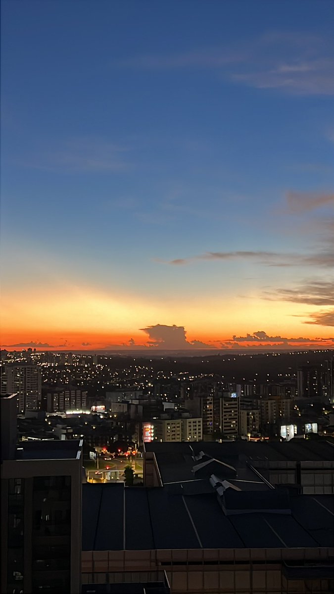 LindexSilver's tweet image. Sunset. 
Pôr do sol .
#sunset #pordosol #window #athome #home