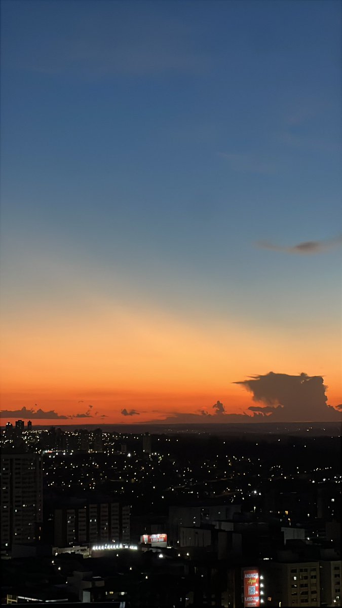 LindexSilver's tweet image. Sunset. 
Pôr do sol .
#sunset #pordosol #window #athome #home