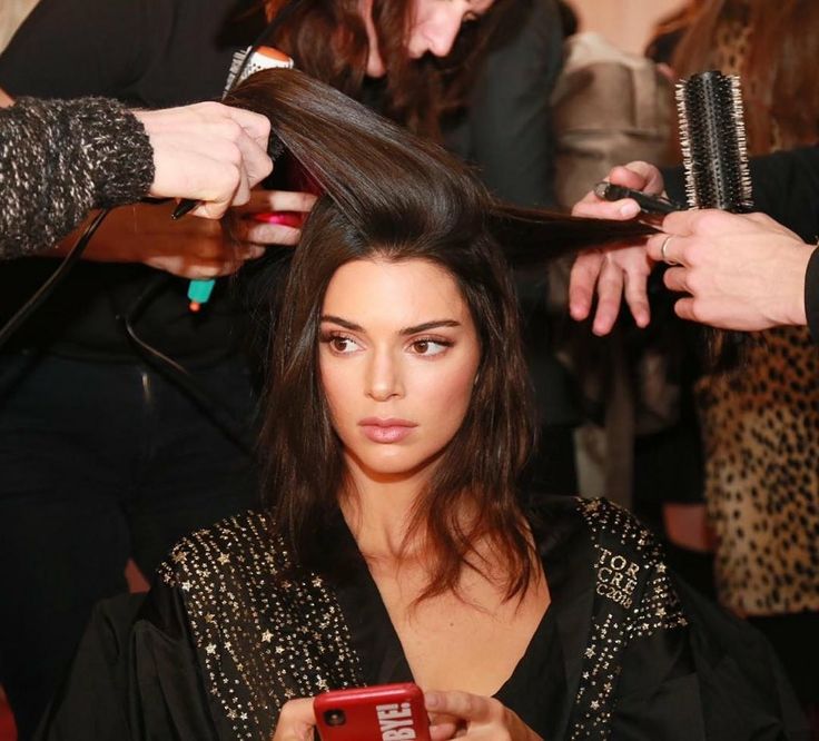 ⠀⠀⠀
𝗮𝘆𝘂𝗺𝗲𝗿𝗼𝗻𝗮_𝗺𝗮𝗸𝗲𝘂𝗽 uploaded a photos on Instagram

For this Valentine’s magazine editorial, I created a look that speaks of romance with authority. Skin luminous yet refined. Because love isn’t always soft, sometimes it’s bold, and fearless.