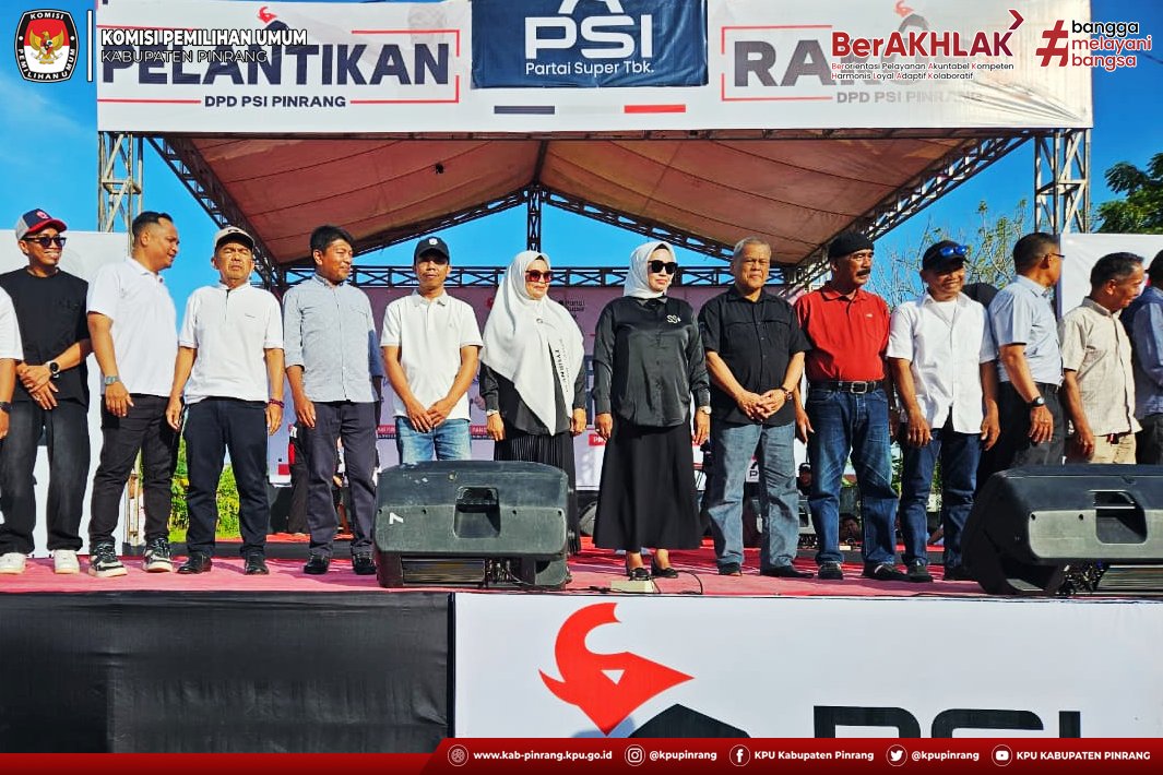 hai #temanpemilih, Ketua dan Anggota KPU Pinrang menghadiri Pelantikan Pengurus DPC PSI Kab. Pinrang di Lapangan Bosowa (15/02). Kehadiran ini merupakan wujud komitmen KPU dalam menjaga komunikasi harmonis dengan seluruh peserta pemilu demi demokrasi yang sehat di Bumi Lasinrang.