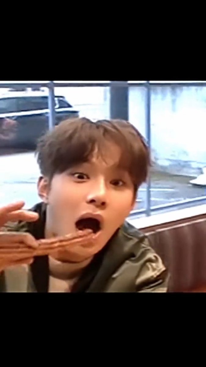 jungwoo dan makanannya