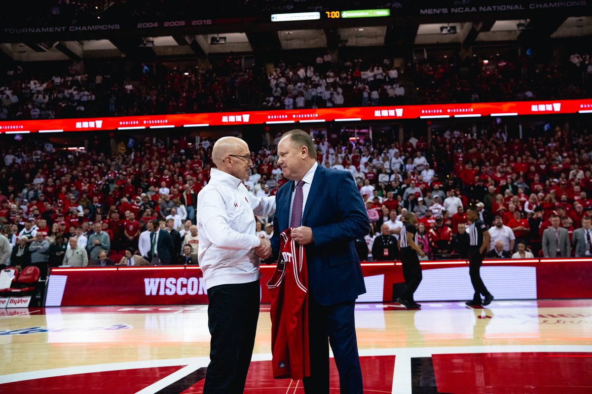 BadgerMBB's tweet photo. Thank you, Dr. Bernhardt! 👏

We honored Dr. Bernhardt as our honorary captain Friday night as he heads into retirement. 

Congratulations on a truly well-deserved next chapter! https://t.co/oNIFAHBHj0