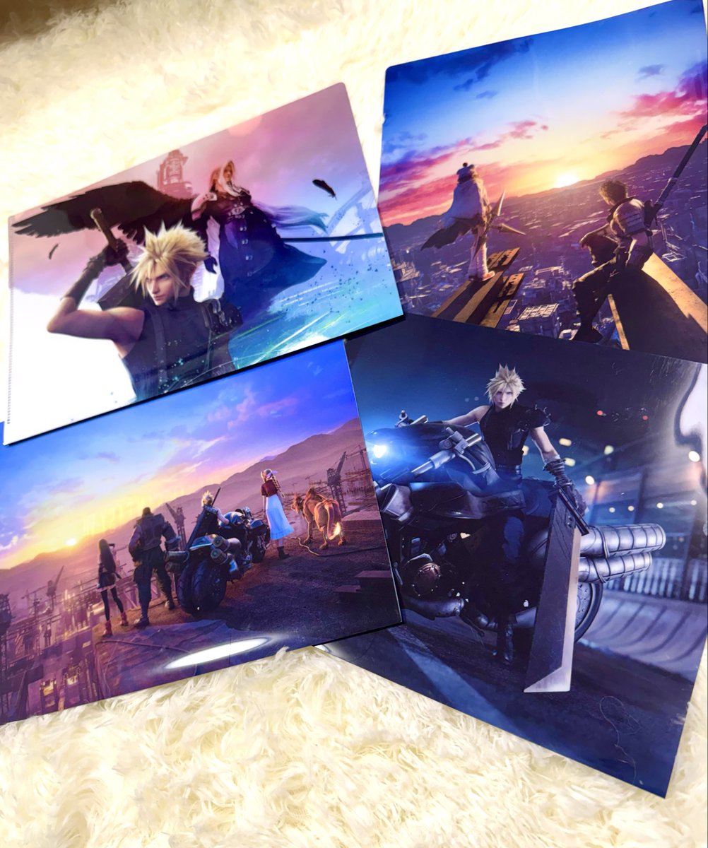 ファミリーマートでFF7のクリアファイル全部ゲットしたよ〜🫶🥰 なんか