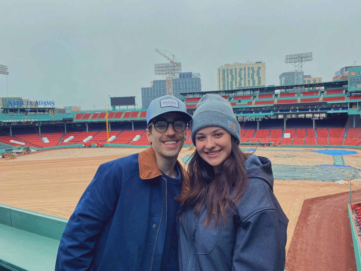 lansdownelo's tweet photo. the #BaseballGirlies trend is the cutest I had to join in!!

hi I’m lauren!! born and raised in mass, currently living in sc

been a Red Sox fan my whole life but the Brewers are my NL team :)

trying to be more active this season, can’t wait to meet some fellow 162 girls 👩‍❤️‍💋‍👩 https://t.co/g064jkhfzp