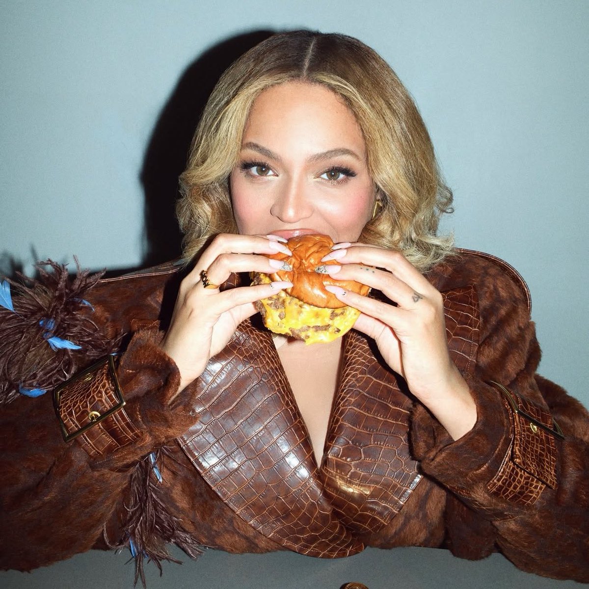 “ONCE YOU KILL A COW, YOU GOTTA MAKE A BURGER” 😭😭😭😭