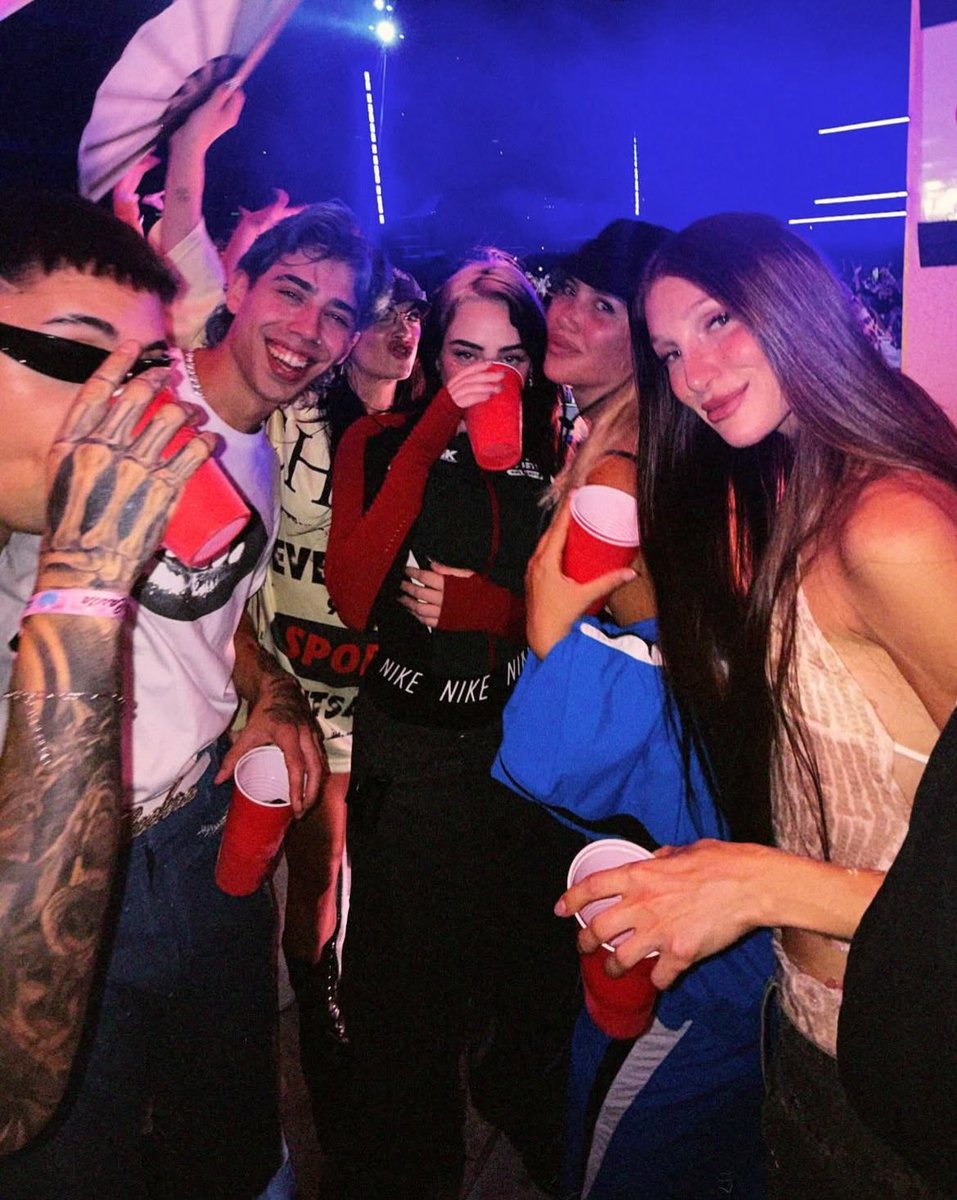📱- Nicki Nicole en La casita de Bad Bunny esta noche en River con Tiago PZK, Luck Ra, Lali, Wanda Nara y Yami Safdie — #NickiNicole #NN #NAIKI