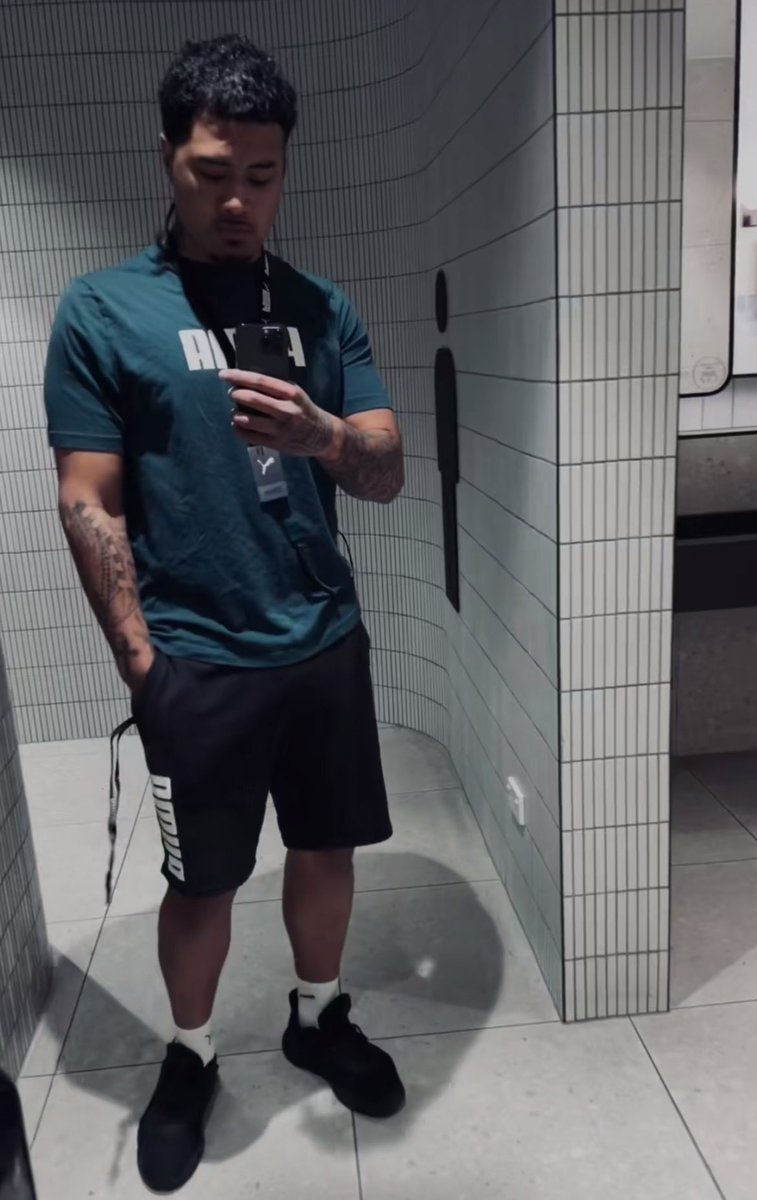 HDuzzit's tweet image. raw n loud