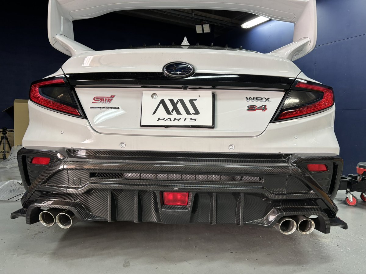 アクシスパーツで1番の大物商品であるWRX S4（VB）用のリアバンパー