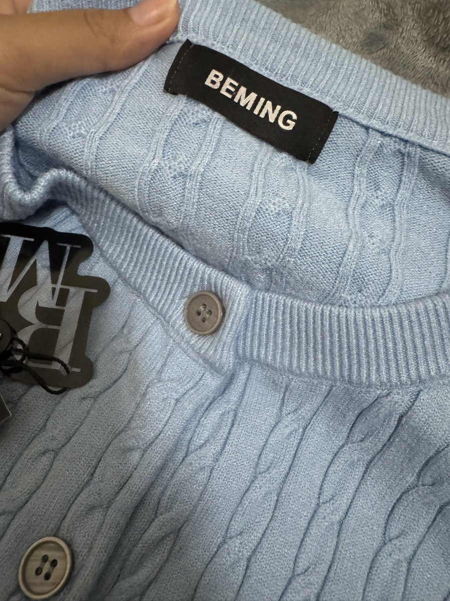 ninionnnn's tweet photo. ไซส์ M ค่า 300รส ซักมือครั้งเดียว ไม่ขุยยย
#ส่งต่อเสื้อผ้ามือสอง #beming #bemingbkk #ส่งต่อbeming #ส่งต่อเสื้อผ้า #เสื้อผ้ามือสอง https://t.co/4JWITx5fBY