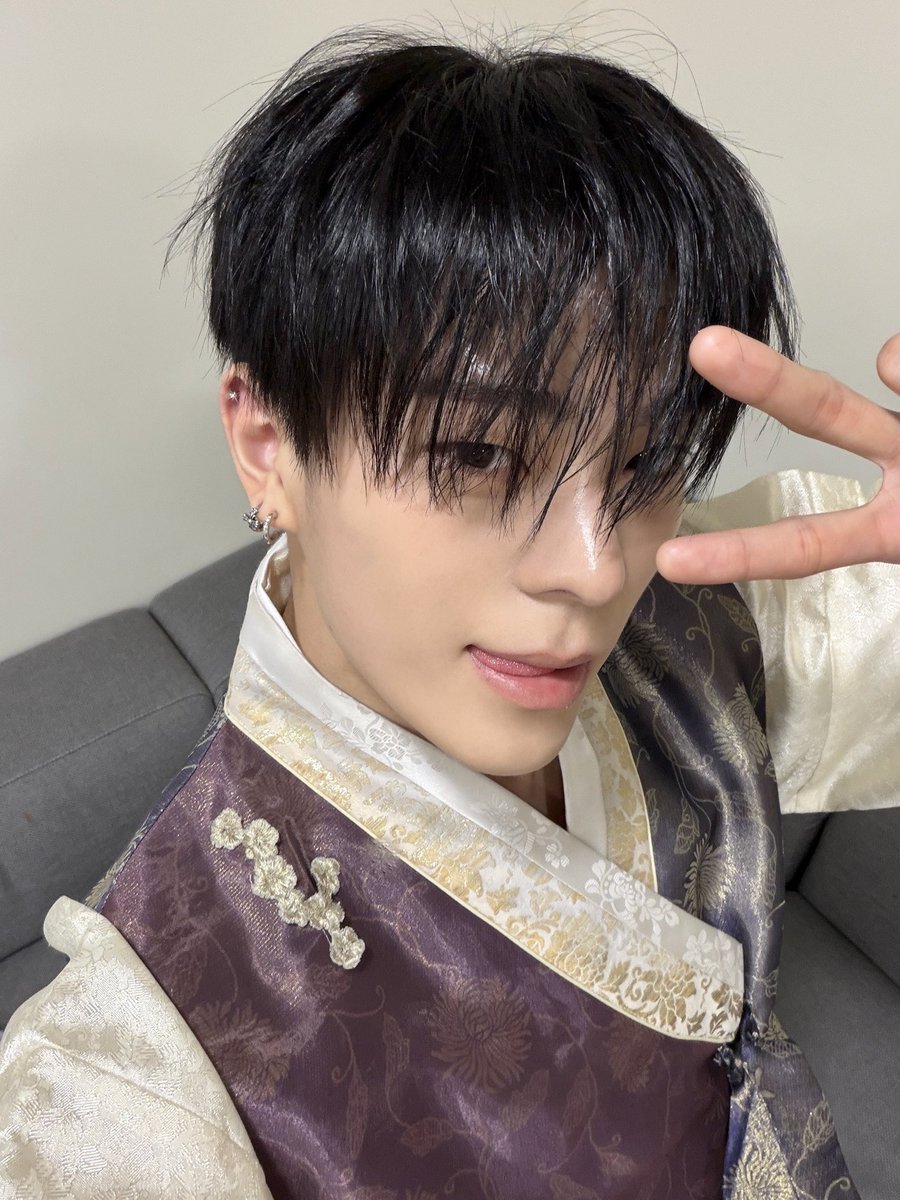 WHIB(휘브) tweet media