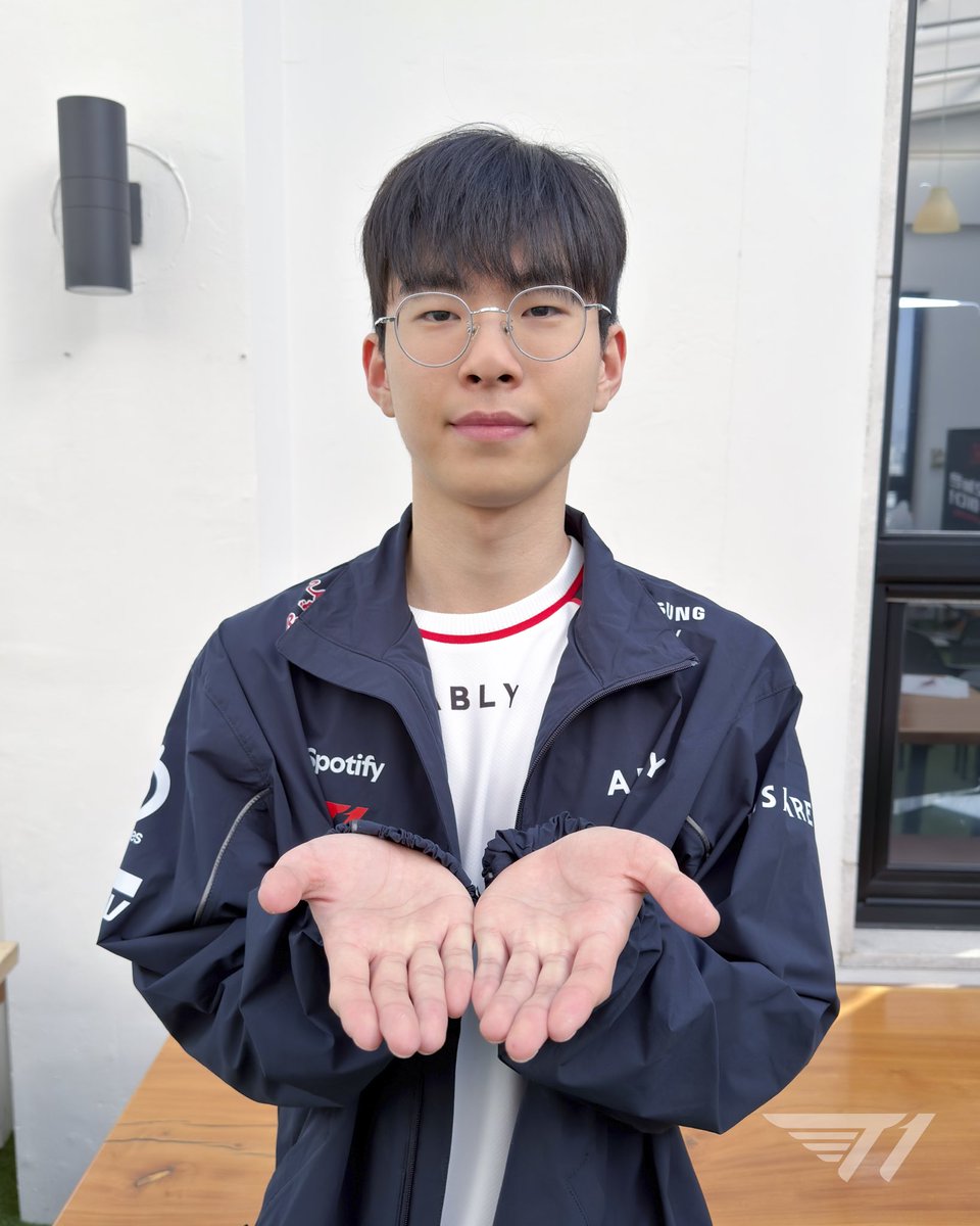 T1 Official tweet media