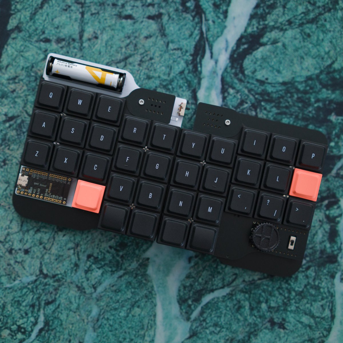 一体型でも単四電池使えるようにしたいな。