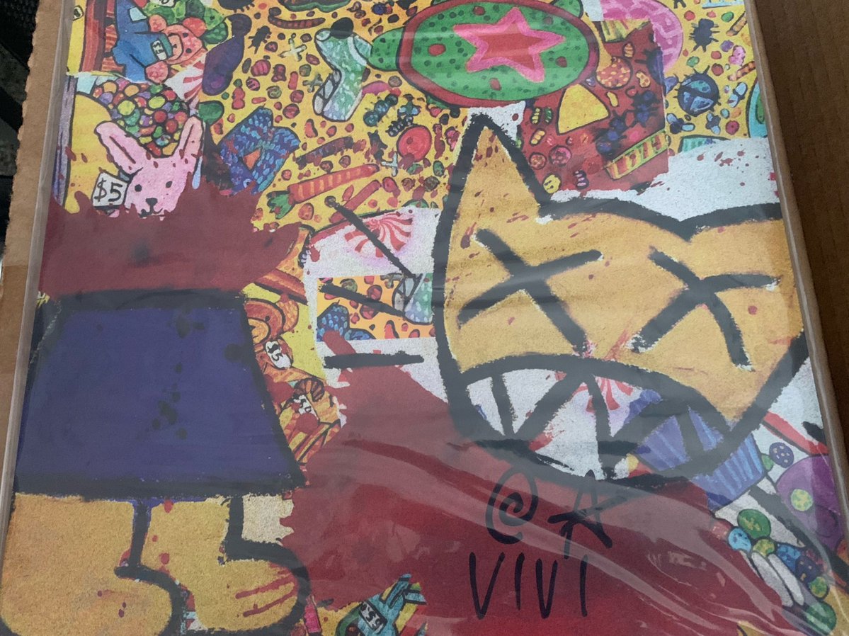 beeixzy better photo of the signature on the vinyl too, but it's